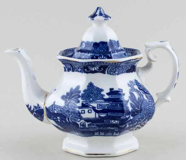 Teapot small c1920